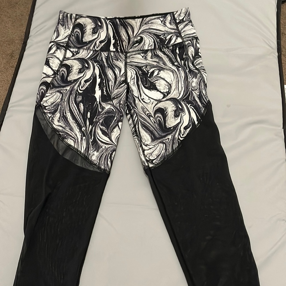Black/white marble mesh Victoria secret sport athletic leggings size M